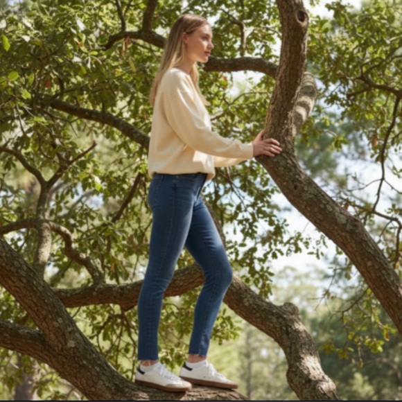 711 Levi’s Skinny Jeans - Picture 4 of 16